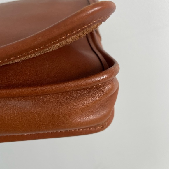 Vintage Coach Companion Flap Bag in brown leather - Picture 8 of 15